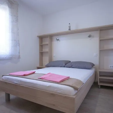 Bungalow Comfort 100 M From The Beach Premantura Exterior photo
