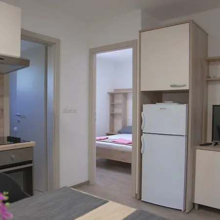 Bungalow Comfort 100 M From The Beach Premantura Exterior photo
